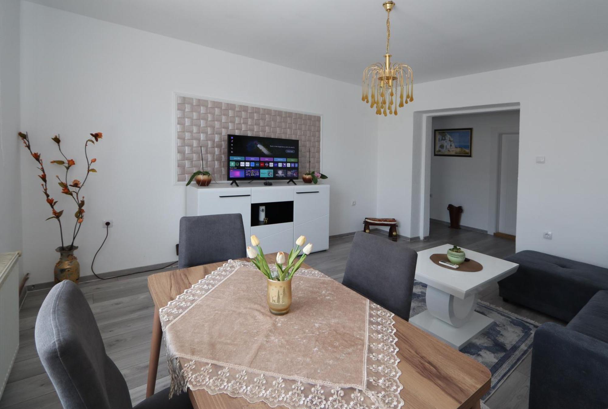 Golden Royal Apartment Крагуевац Екстериор снимка